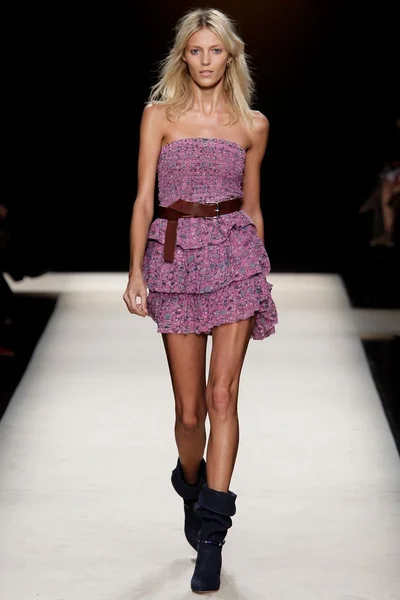 Look 3